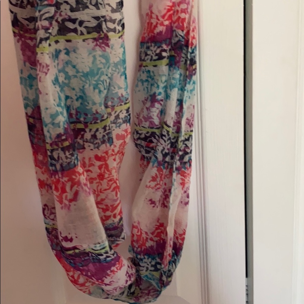 Scarf - Picture 2 of 3